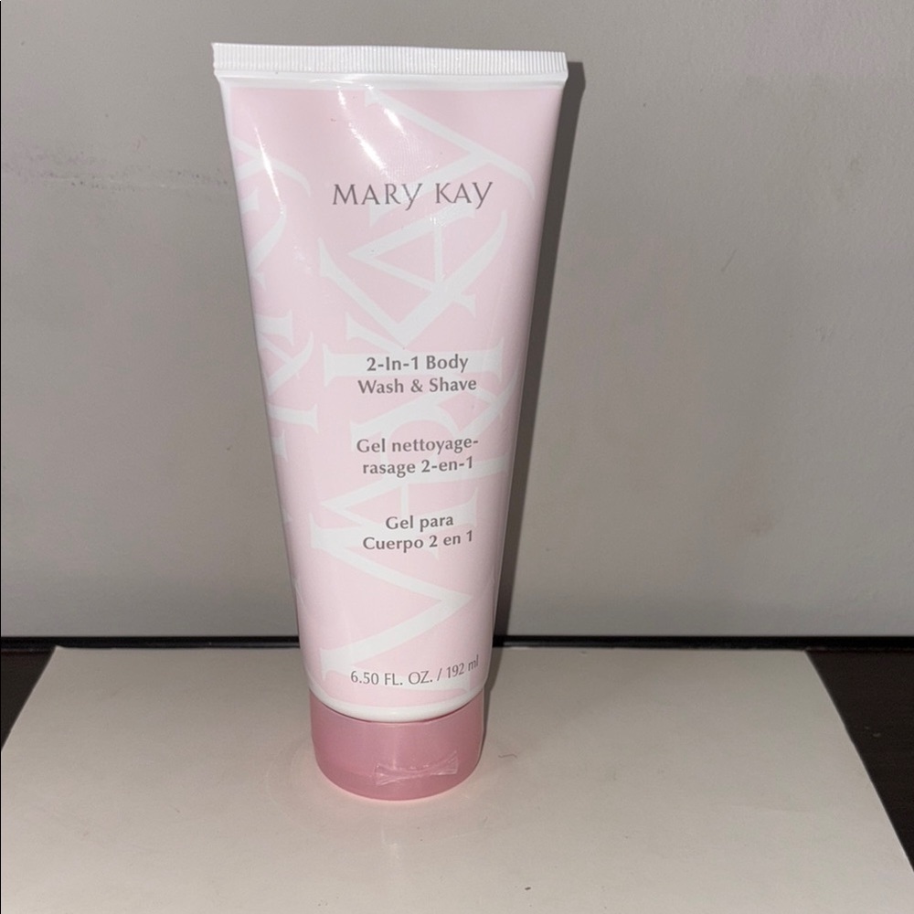 Mary Kay Pink‎ Hydrating Lotion and Body Wash & Shave Set - Picture 3 of 6